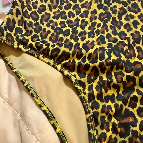 KORTNI JEAN One-Piece Sporty “Classic Cheetah” Sz M - NWT - Picture 6 of 9